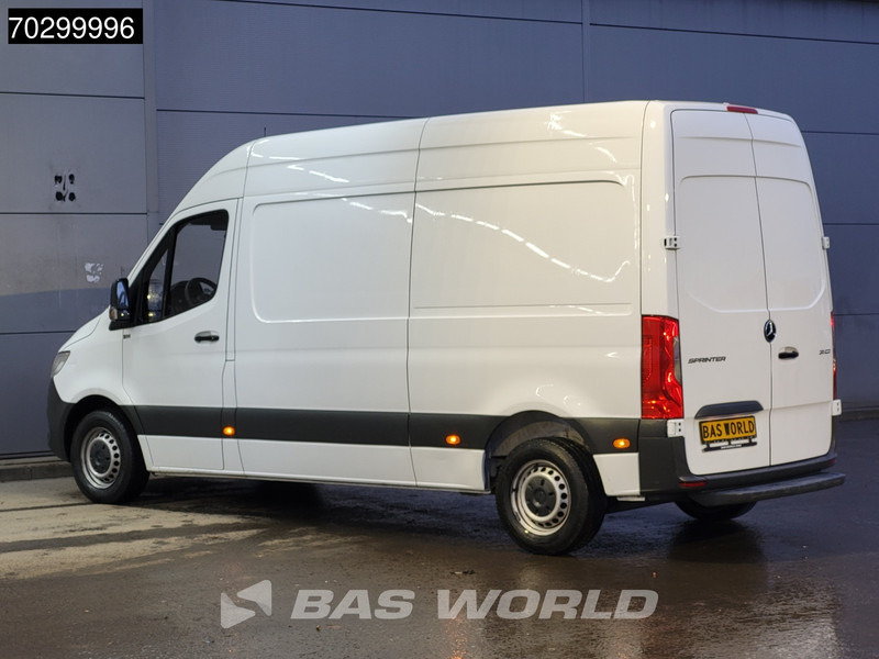 Mercedes-Benz Sprinter 311 CDI L2H2 Airco Cruise Euro6 L2 Airco Cruise control - Kis furgon: 2 kép. Mercedes-Benz Sprinter 311 CDI L2H2 Airco Cruise Euro6 L2 Airco Cruise control - Kis furgon: 2 kép.