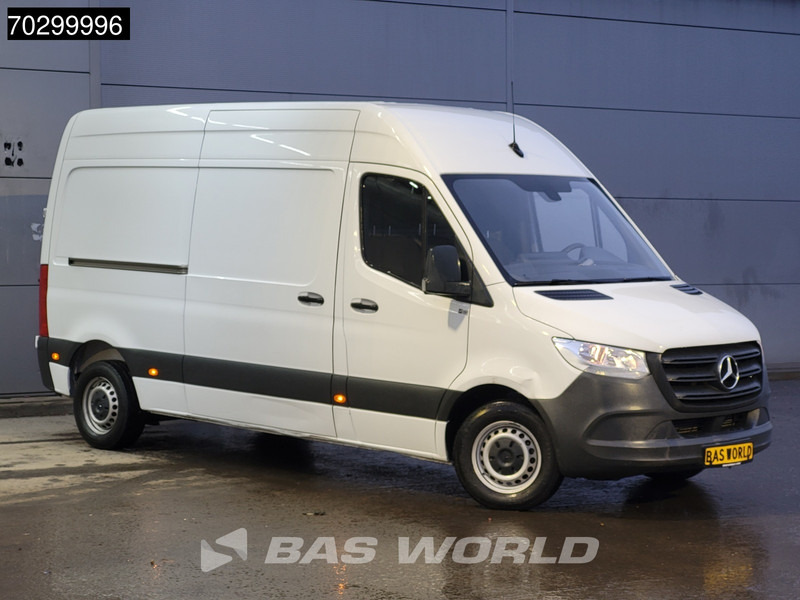 Mercedes-Benz Sprinter 311 CDI L2H2 Airco Cruise Euro6 L2 Airco Cruise control - Kis furgon: 3 kép. Mercedes-Benz Sprinter 311 CDI L2H2 Airco Cruise Euro6 L2 Airco Cruise control - Kis furgon: 3 kép.