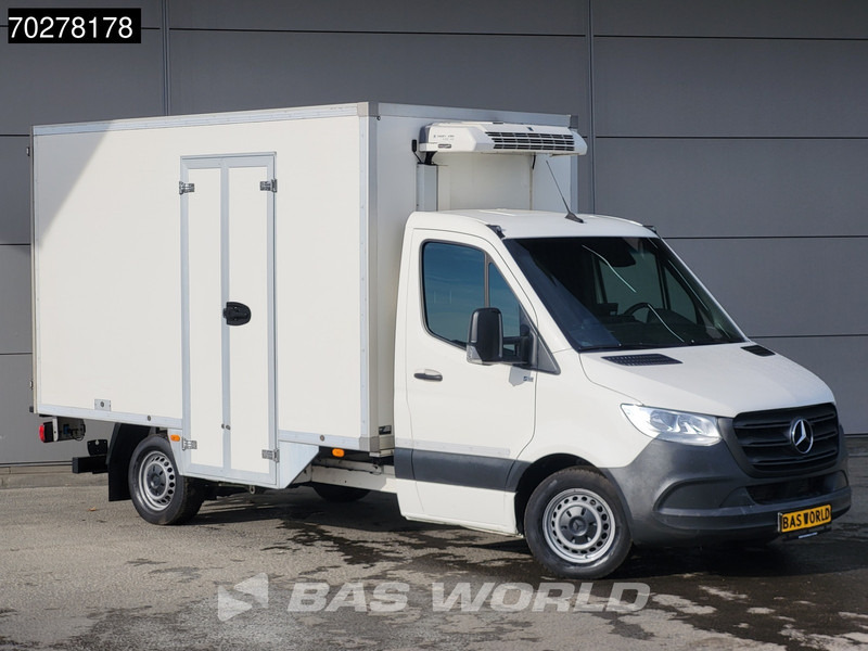 Mercedes-Benz Sprinter 314 CDI Automaat Bi Temp Koelwagen Thermo King V-300 Max Koeler Koel Vries Vriezer Kühlkasten Airco Cruise control - Hűtős kisteherautó: 3 kép. Mercedes-Benz Sprinter 314 CDI Automaat Bi Temp Koelwagen Thermo King V-300 Max Koeler Koel Vries Vriezer Kühlkasten Airco Cruise control - Hűtős kisteherautó: 3 kép.