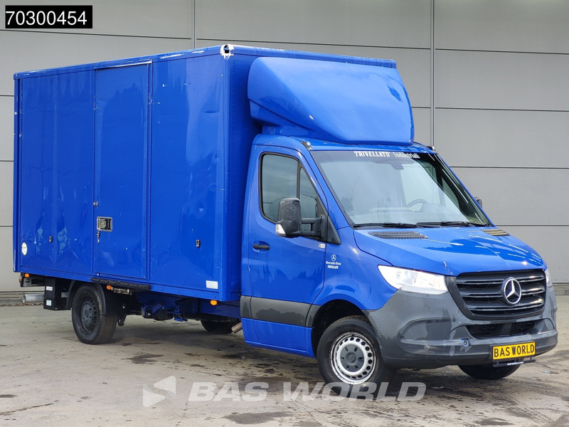 Mercedes-Benz Sprinter 314 CDI Laadklep Zijdeur Bakwagen Airco MBUX CarPlay Euro6 Meubelbak Koffer Airco - Dobozos kisteherautó: 5 kép. Mercedes-Benz Sprinter 314 CDI Laadklep Zijdeur Bakwagen Airco MBUX CarPlay Euro6 Meubelbak Koffer Airco - Dobozos kisteherautó: 5 kép.