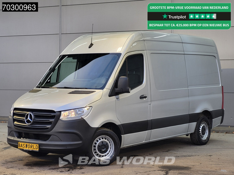 Mercedes-Benz Sprinter 315 CDI Automaat L2H2 150PK Airco Camera Parkeersensoren MBUX CarPlay Euro6 L2 12m3 Airco - Kis furgon: 1 kép. Mercedes-Benz Sprinter 315 CDI Automaat L2H2 150PK Airco Camera Parkeersensoren MBUX CarPlay Euro6 L2 12m3 Airco - Kis furgon: 1 kép.