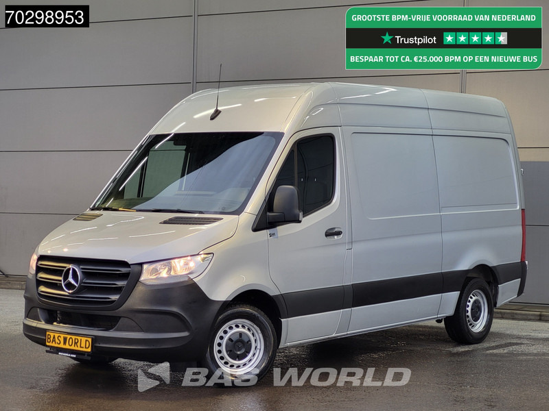 Mercedes-Benz Sprinter 315 CDI Automaat L2H2 150PK Airco Camera Parkeersensoren MBUX CarPlay Euro6 L2 12m3 Airco - Kis furgon: 1 kép. Mercedes-Benz Sprinter 315 CDI Automaat L2H2 150PK Airco Camera Parkeersensoren MBUX CarPlay Euro6 L2 12m3 Airco - Kis furgon: 1 kép.