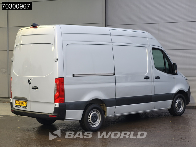 Mercedes-Benz Sprinter 315 CDI Automaat L2H2 150PK Airco Camera Parkeersensoren MBUX CarPlay Euro6 L2 Airco - Kis furgon: 5 kép. Mercedes-Benz Sprinter 315 CDI Automaat L2H2 150PK Airco Camera Parkeersensoren MBUX CarPlay Euro6 L2 Airco - Kis furgon: 5 kép.