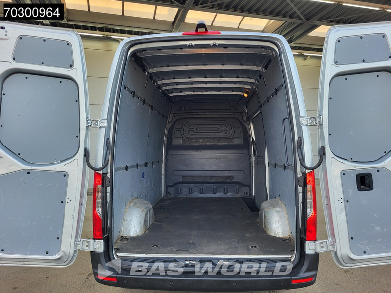Mercedes-Benz Sprinter 315 CDI Automaat L2H2 150PK Airco Camera Parkeersensoren MBUX CarPlay Euro6 L2 Airco - Kis furgon: 3 kép. Mercedes-Benz Sprinter 315 CDI Automaat L2H2 150PK Airco Camera Parkeersensoren MBUX CarPlay Euro6 L2 Airco - Kis furgon: 3 kép.