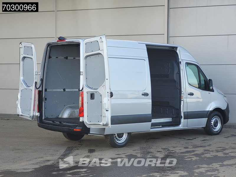 Mercedes-Benz Sprinter 315 CDI Automaat L2H2 150PK Airco Camera Parkeersensoren MBUX CarPlay Euro6 L2 Airco - Kis furgon: 3 kép. Mercedes-Benz Sprinter 315 CDI Automaat L2H2 150PK Airco Camera Parkeersensoren MBUX CarPlay Euro6 L2 Airco - Kis furgon: 3 kép.