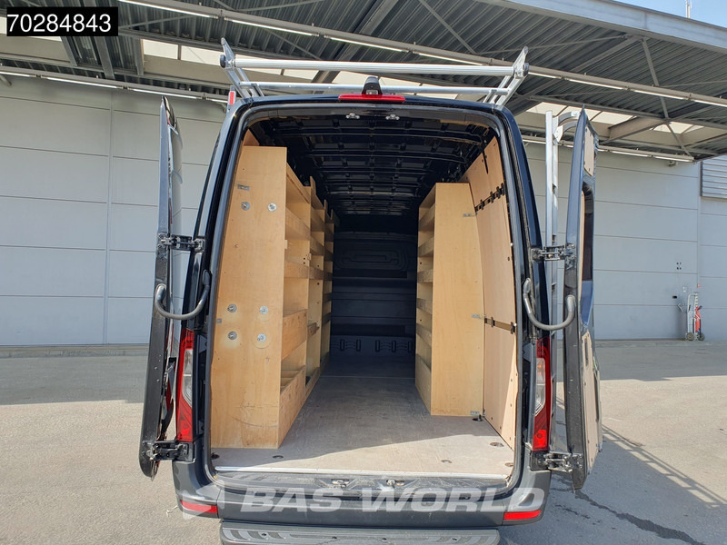 Mercedes-Benz Sprinter 315 CDI Glasresteel L4H2 Automaat LED Airco Cruise Camera Parkeersensoren MBUX CarPlay Imperiaal Euro6 L4 17m3 Airco Cruise cont - Furgon: 3 kép. Mercedes-Benz Sprinter 315 CDI Glasresteel L4H2 Automaat LED Airco Cruise Camera Parkeersensoren MBUX CarPlay Imperiaal Euro6 L4 17m3 Airco Cruise cont - Furgon: 3 kép.