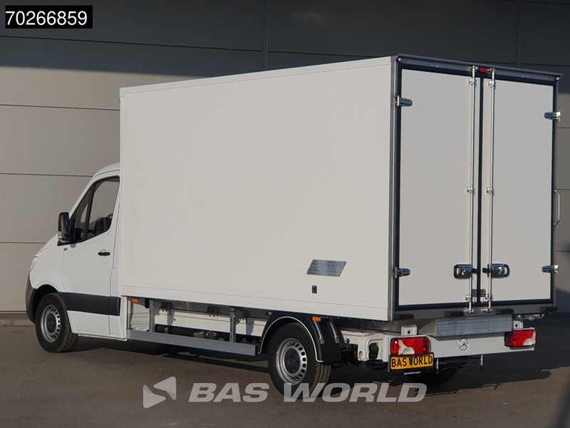 Mercedes-Benz Sprinter 315 CDI Koelwagen Achterdeuren Thermo King C-250 Airco Carplay MBUX Koel Koeler Kühl Kühler Kühlwagen Kühlkoffer 17m3 Airco - Hűtős kisteherautó: 2 kép. Mercedes-Benz Sprinter 315 CDI Koelwagen Achterdeuren Thermo King C-250 Airco Carplay MBUX Koel Koeler Kühl Kühler Kühlwagen Kühlkoffer 17m3 Airco - Hűtős kisteherautó: 2 kép.