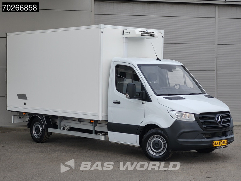 Mercedes-Benz Sprinter 315 CDI Koelwagen Achterdeuren Thermo King C-250 Airco MBUX Koel Koeler Kühl Kühler Kühlwagen Kühlkoffer 17m3 Airco - Hűtős kisteherautó: 5 kép. Mercedes-Benz Sprinter 315 CDI Koelwagen Achterdeuren Thermo King C-250 Airco MBUX Koel Koeler Kühl Kühler Kühlwagen Kühlkoffer 17m3 Airco - Hűtős kisteherautó: 5 kép.