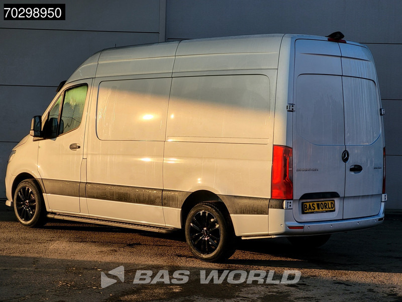 Mercedes-Benz Sprinter 315 CDI Special Edition Automaat L2H2 150PK Airco Cruise Camera Parkeersensoren MBUX CarPlay Velgen Euro6 L2 12m3 Airco - Kis furgon: 2 kép. Mercedes-Benz Sprinter 315 CDI Special Edition Automaat L2H2 150PK Airco Cruise Camera Parkeersensoren MBUX CarPlay Velgen Euro6 L2 12m3 Airco - Kis furgon: 2 kép.