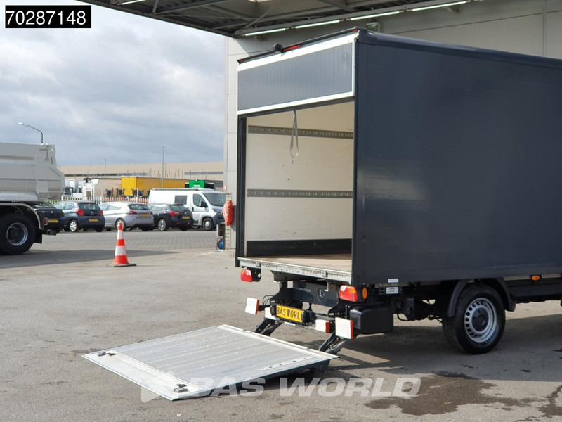 Mercedes-Benz Sprinter 316 CDI Laadklep Automaat Bakwagen ACC Airco Camera MBUX CarPlay Euro6 Meubelbak Koffer 19m3 Airco - Dobozos kisteherautó: 3 kép. Mercedes-Benz Sprinter 316 CDI Laadklep Automaat Bakwagen ACC Airco Camera MBUX CarPlay Euro6 Meubelbak Koffer 19m3 Airco - Dobozos kisteherautó: 3 kép.