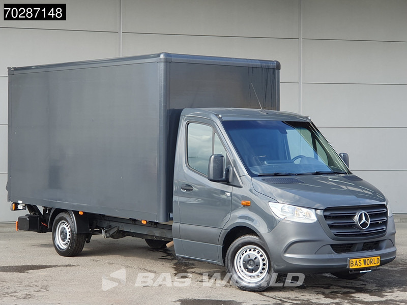 Mercedes-Benz Sprinter 316 CDI Laadklep Automaat Bakwagen ACC Airco Camera MBUX CarPlay Euro6 Meubelbak Koffer 19m3 Airco - Dobozos kisteherautó: 5 kép. Mercedes-Benz Sprinter 316 CDI Laadklep Automaat Bakwagen ACC Airco Camera MBUX CarPlay Euro6 Meubelbak Koffer 19m3 Airco - Dobozos kisteherautó: 5 kép.