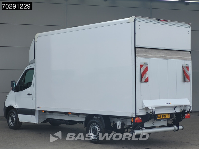 Mercedes-Benz Sprinter 317 CDI Automaat Bakwagen Laadklep Camera Airco Koffer Meubelbak 21m3 Airco - Dobozos kisteherautó: 2 kép. Mercedes-Benz Sprinter 317 CDI Automaat Bakwagen Laadklep Camera Airco Koffer Meubelbak 21m3 Airco - Dobozos kisteherautó: 2 kép.