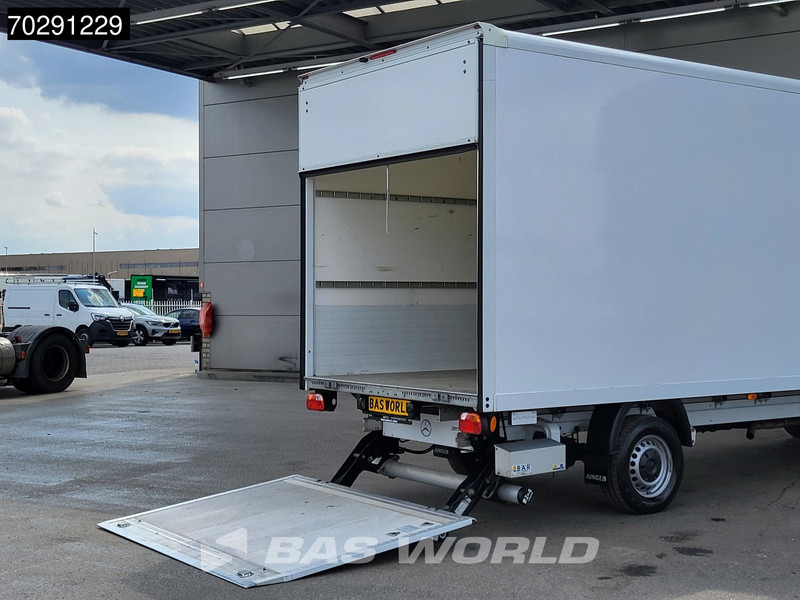 Mercedes-Benz Sprinter 317 CDI Automaat Bakwagen Laadklep Camera Airco Koffer Meubelbak 21m3 Airco - Dobozos kisteherautó: 3 kép. Mercedes-Benz Sprinter 317 CDI Automaat Bakwagen Laadklep Camera Airco Koffer Meubelbak 21m3 Airco - Dobozos kisteherautó: 3 kép.