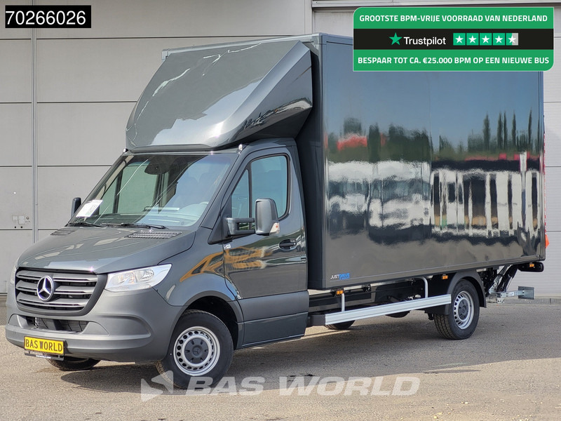 Mercedes-Benz Sprinter 317 CDI Automaat Bakwagen Laadklep Lat om Lat Navi Airco Cruise Meubelbak Koffer 22m3 Airco Cruise control - Dobozos kisteherautó: 1 kép. Mercedes-Benz Sprinter 317 CDI Automaat Bakwagen Laadklep Lat om Lat Navi Airco Cruise Meubelbak Koffer 22m3 Airco Cruise control - Dobozos kisteherautó: 1 kép.