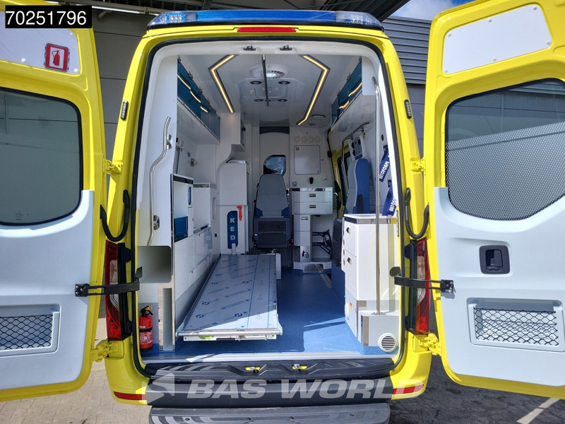Mercedes-Benz Sprinter 319 CDI Automaat L2H2 New! Ambulance Ziekenwagen Rettungswagen Krankenwagen 10m3 Airco Cruise control - Mentőautó: 3 kép. Mercedes-Benz Sprinter 319 CDI Automaat L2H2 New! Ambulance Ziekenwagen Rettungswagen Krankenwagen 10m3 Airco Cruise control - Mentőautó: 3 kép.