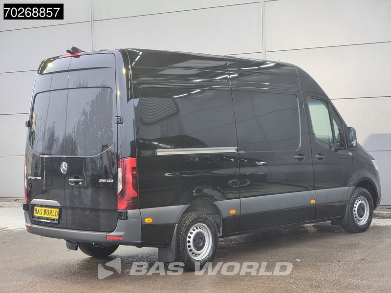 Mercedes-Benz Sprinter 319 CDI Automaat L2H2 model 2025 Camera MBUX LED Airco Cruise Airco Cruise control - Furgon: 5 kép. Mercedes-Benz Sprinter 319 CDI Automaat L2H2 model 2025 Camera MBUX LED Airco Cruise Airco Cruise control - Furgon: 5 kép.
