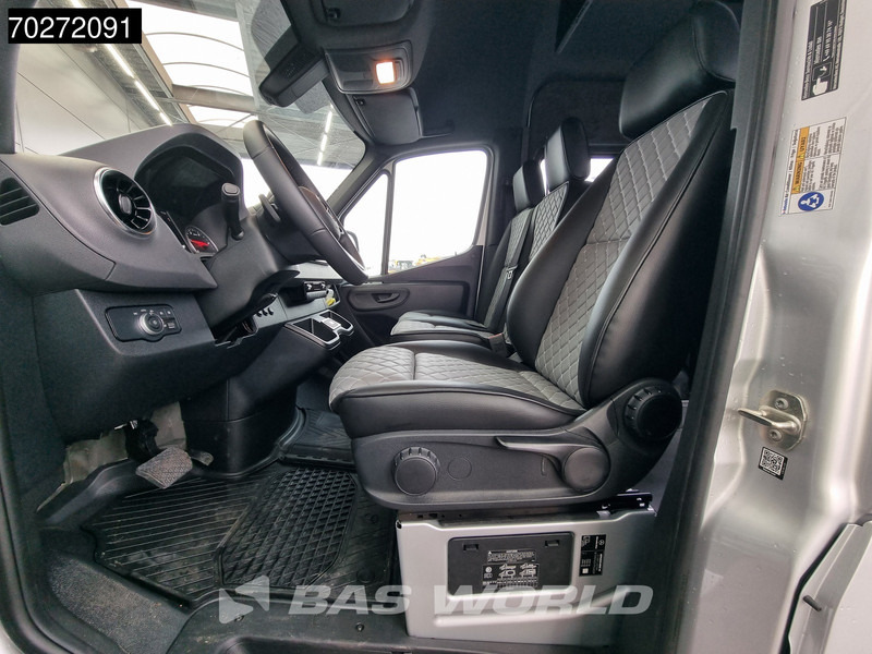 Interior photo 1: Új Minibusz, Kisbusz Mercedes-Benz Sprinter 319 CDI Automaat VIP Personenvervoer Taxi TV Webasto klima Kombi Tourer Navi LED Airco Cruise control