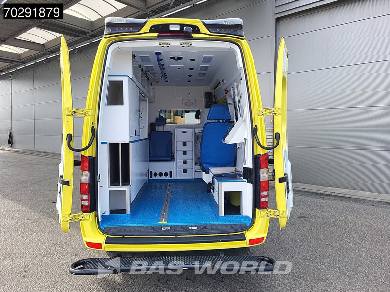 Mercedes-Benz Sprinter 319 CDI Marge! 3.0L V6 Automaat 2x Schuifdeur Airco Cruise Euro6 Krankenwagen Rettungswagen 8m3 Airco Cruise control - Mentőautó: 3 kép. Mercedes-Benz Sprinter 319 CDI Marge! 3.0L V6 Automaat 2x Schuifdeur Airco Cruise Euro6 Krankenwagen Rettungswagen 8m3 Airco Cruise control - Mentőautó: 3 kép.