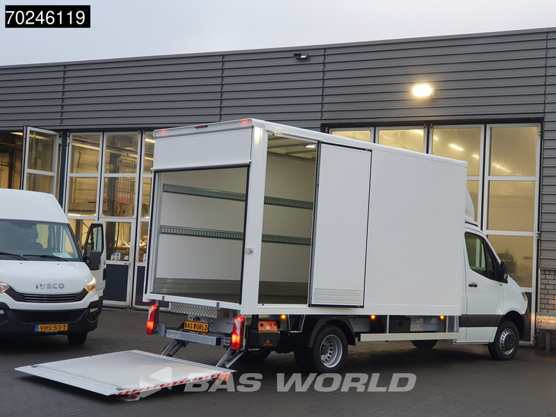 Mercedes-Benz Sprinter 515 CDI Automaat 1000kg Laadklep Dubbellucht Bakwagen MBUX Airco Cruise MBUX Koffer Meubelbak 21m3 Airco Cruise control - Dobozos kisteherautó: 3 kép. Mercedes-Benz Sprinter 515 CDI Automaat 1000kg Laadklep Dubbellucht Bakwagen MBUX Airco Cruise MBUX Koffer Meubelbak 21m3 Airco Cruise control - Dobozos kisteherautó: 3 kép.