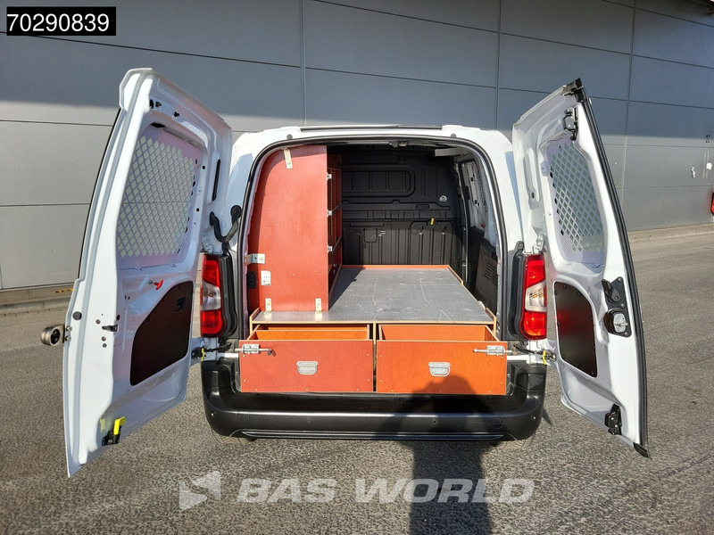 Opel Combo 110PK L1H1 Benzine Emissievrije Euro6 Automaat Navi Airco Cruise Parkeersensoren L1 3m3 Airco Cruise control - Kis furgon: 3 kép. Opel Combo 110PK L1H1 Benzine Emissievrije Euro6 Automaat Navi Airco Cruise Parkeersensoren L1 3m3 Airco Cruise control - Kis furgon: 3 kép.