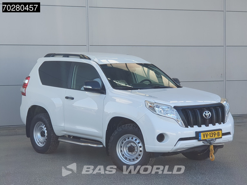 Toyota Land Cruiser 2.8 D-4D 177 PK Euro6 3DRS VAN 3.5t trekhaak Warn Lier Airco PDC 2m3 Airco Trekhaak - Kis furgon: 3 kép. Toyota Land Cruiser 2.8 D-4D 177 PK Euro6 3DRS VAN 3.5t trekhaak Warn Lier Airco PDC 2m3 Airco Trekhaak - Kis furgon: 3 kép.