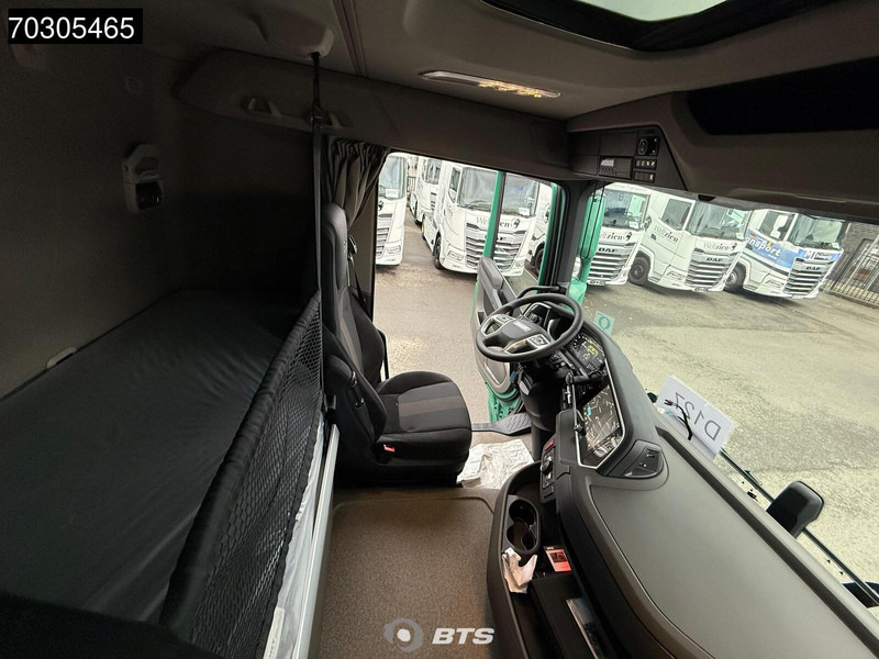 Új Billenőplatós teherautó DAF XF 530 8X4 NEW Meiller 3 sided tipper Big-Axle Intarder Automatic Euro 6: 14 kép. Új Billenőplatós teherautó DAF XF 530 8X4 NEW Meiller 3 sided tipper Big-Axle Intarder Automatic Euro 6: 14 kép.