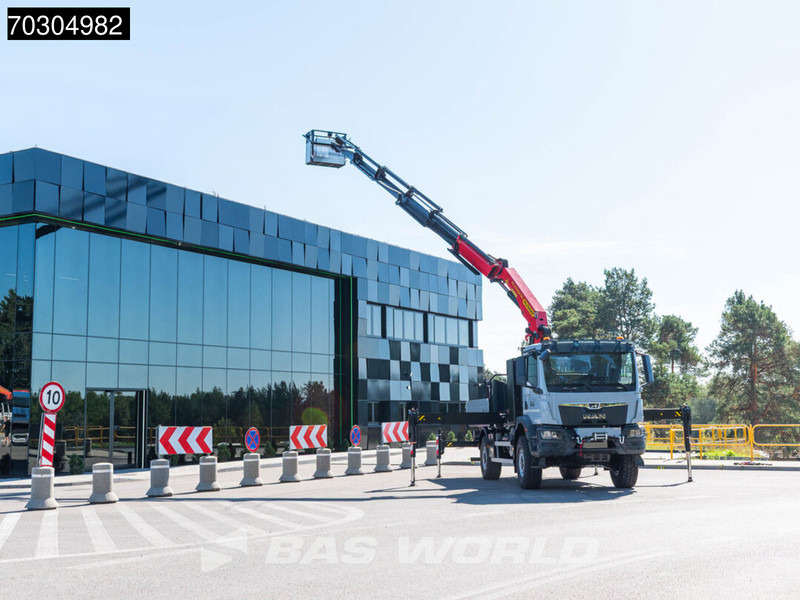 MAN TGM 18.320 4X4 NEW 4x4 Palfinger PK 27002-SH D Crane manbasket Steelsuspension - Platós teherautó, Darus autó: 2 kép. MAN TGM 18.320 4X4 NEW 4x4 Palfinger PK 27002-SH D Crane manbasket Steelsuspension - Platós teherautó, Darus autó: 2 kép.