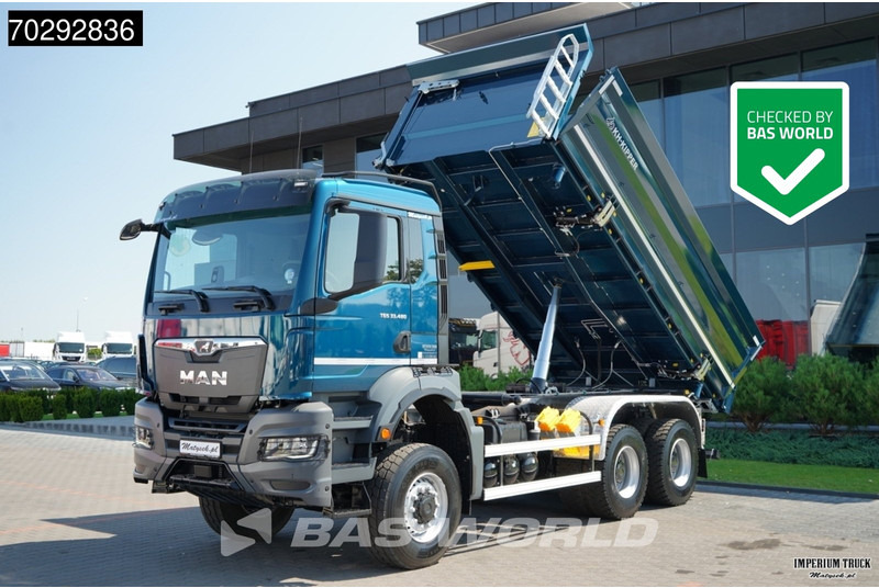 MAN TGS 33.480 TGS 6X6 11m3 KH-3-Way Kipper 6x6 Steel Suspension Automatic Big-Axle Euro 6 - Billenőplatós teherautó: 1 kép. MAN TGS 33.480 TGS 6X6 11m3 KH-3-Way Kipper 6x6 Steel Suspension Automatic Big-Axle Euro 6 - Billenőplatós teherautó: 1 kép.