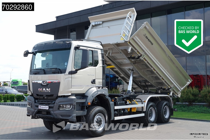 MAN TGS 33.480 TGS 6X6 6x6 3-Way Kipper Big-Axle Euro 6 - Billenőplatós teherautó: 1 kép. MAN TGS 33.480 TGS 6X6 6x6 3-Way Kipper Big-Axle Euro 6 - Billenőplatós teherautó: 1 kép.