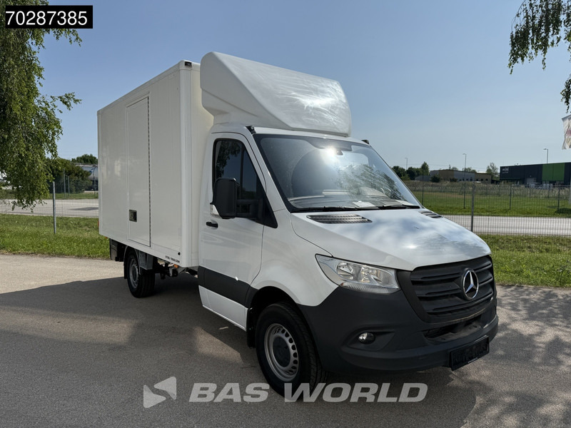 Mercedes-Benz Sprinter 317 CDI Laadklep Zijdeur Bakwagen Airco Cruise MBUX CarPlay D'Hollandia Euro6 Meubelbak Koffer 15m3 A/C Cruise control - Dobozos kisteherautó: 3 kép. Mercedes-Benz Sprinter 317 CDI Laadklep Zijdeur Bakwagen Airco Cruise MBUX CarPlay D'Hollandia Euro6 Meubelbak Koffer 15m3 A/C Cruise control - Dobozos kisteherautó: 3 kép.
