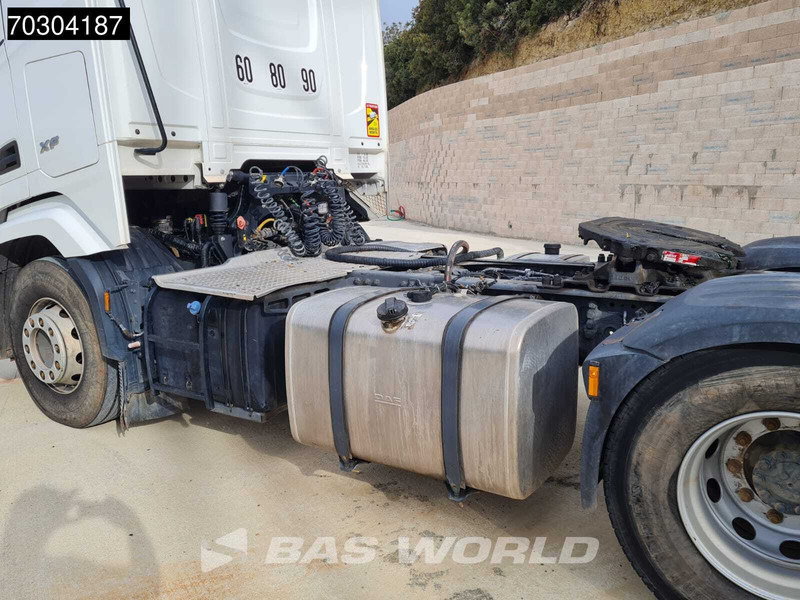 Nyergesvontató DAF XF 530 4X2 Retarder Hydraulik: 11 kép. Nyergesvontató DAF XF 530 4X2 Retarder Hydraulik: 11 kép.