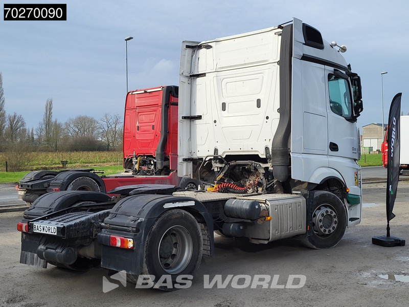 Mercedes-Benz Actros 1942 Actros 4X2 StreamSpace PTO - Nyergesvontató: 5 kép. Mercedes-Benz Actros 1942 Actros 4X2 StreamSpace PTO - Nyergesvontató: 5 kép.