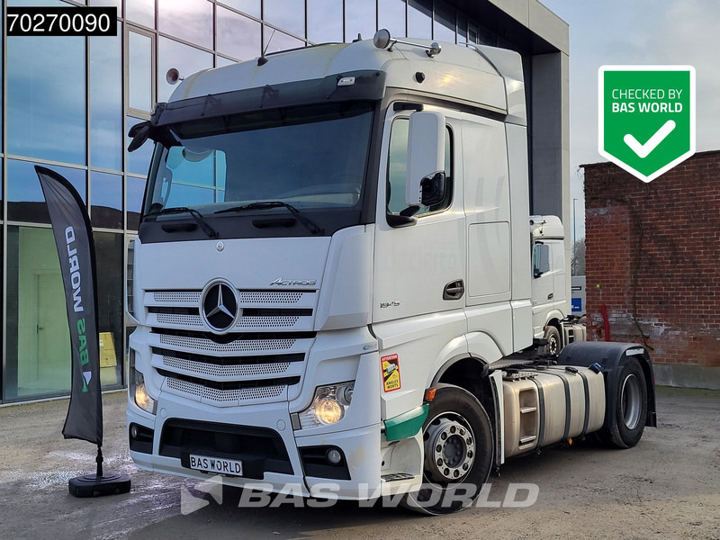 Mercedes-Benz Actros 1942 Actros 4X2 StreamSpace PTO - Nyergesvontató: 1 kép. Mercedes-Benz Actros 1942 Actros 4X2 StreamSpace PTO - Nyergesvontató: 1 kép.