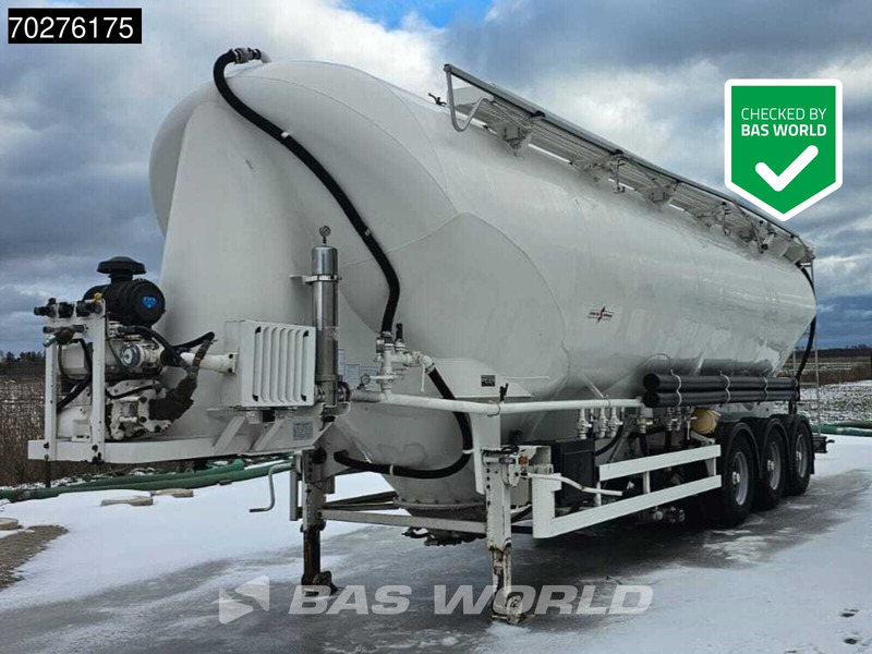 SPITZER SF2755/4P 3 axles 55 m3 Liftachse - Tartályos félpótkocsi: 1 kép. SPITZER SF2755/4P 3 axles 55 m3 Liftachse - Tartályos félpótkocsi: 1 kép.