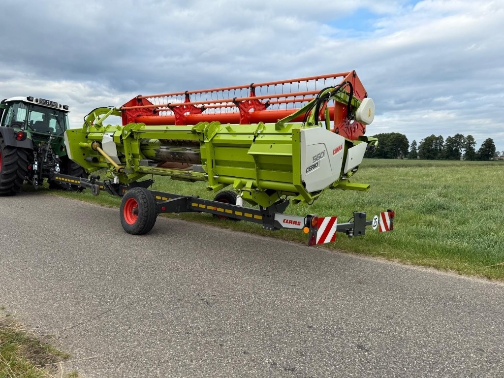 Claas 560 Cerio - Betakarítógép tartozék: 5 kép. Claas 560 Cerio - Betakarítógép tartozék: 5 kép.