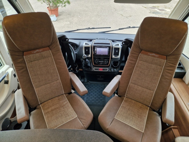 Carthago C-Tourer I 144 QB - Integrált lakóautó: 5 kép. Carthago C-Tourer I 144 QB - Integrált lakóautó: 5 kép.