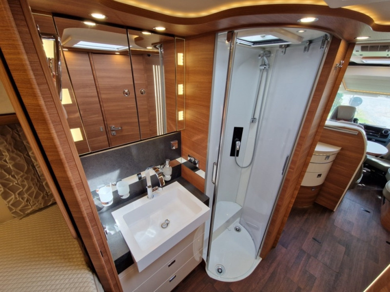 Integrált lakóautó Carthago Chic C-Line I 5.9 XL LE: 12 kép.