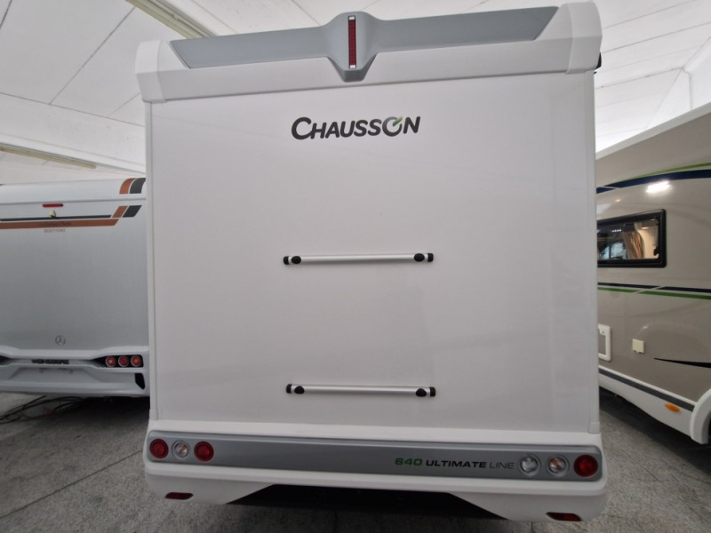 Chausson 640 Ultimate Line - Félintegrált lakóautó: 3 kép. Chausson 640 Ultimate Line - Félintegrált lakóautó: 3 kép.