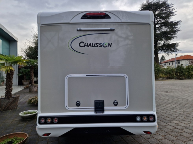 Chausson 788 Titanium Ultimate Ford M24 - Félintegrált lakóautó: 3 kép. Chausson 788 Titanium Ultimate Ford M24 - Félintegrált lakóautó: 3 kép.
