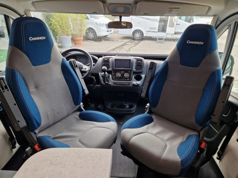 Chausson X550 - Félintegrált lakóautó: 5 kép. Chausson X550 - Félintegrált lakóautó: 5 kép.