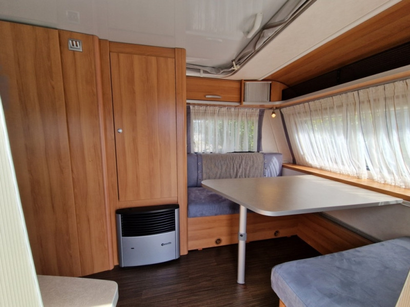 Hymer Feeling 425 - Lakókocsi: 4 kép. Hymer Feeling 425 - Lakókocsi: 4 kép.