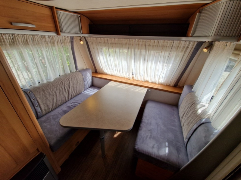 Hymer Feeling 425 - Lakókocsi: 5 kép. Hymer Feeling 425 - Lakókocsi: 5 kép.