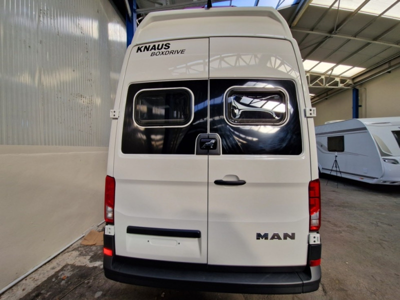 Knaus Boxdrive 600 XL - Kempingautó: 3 kép. Knaus Boxdrive 600 XL - Kempingautó: 3 kép.