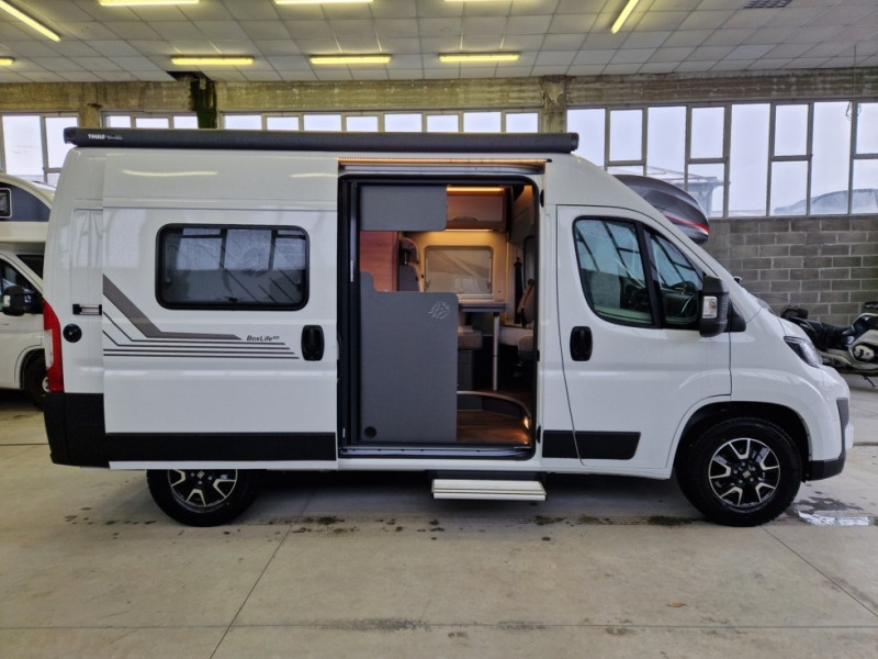 Knaus Boxlife Pro 540 Road - Kempingautó: 2 kép. Knaus Boxlife Pro 540 Road - Kempingautó: 2 kép.