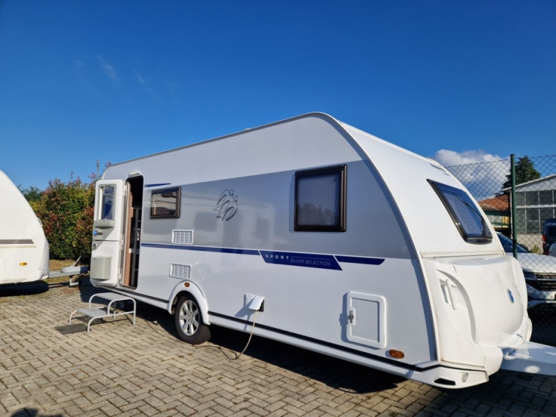 Knaus Sport 550 FSK - Lakókocsi: 1 kép. Knaus Sport 550 FSK - Lakókocsi: 1 kép.