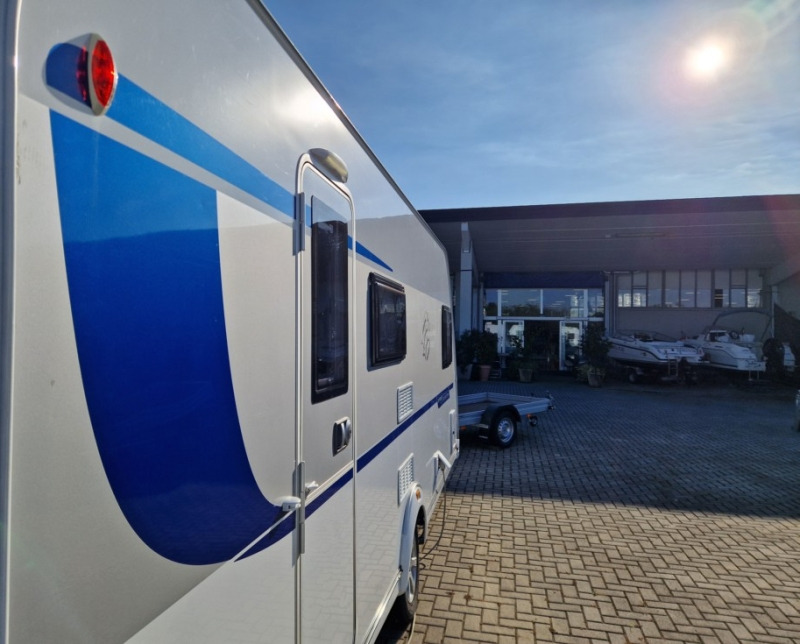 Knaus Sport 550 FSK - Lakókocsi: 2 kép. Knaus Sport 550 FSK - Lakókocsi: 2 kép.