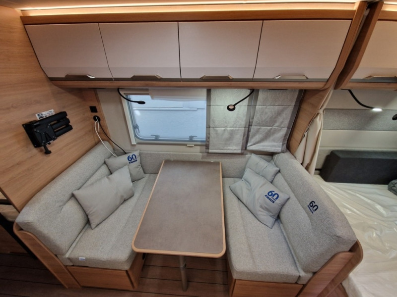Knaus Sudwind 500 QDK 60° Years - Lakókocsi: 5 kép. Knaus Sudwind 500 QDK 60° Years - Lakókocsi: 5 kép.