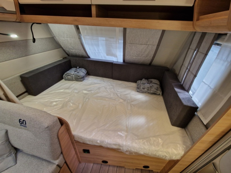 Knaus Sudwind 500 QDK 60° Years - Lakókocsi: 4 kép. Knaus Sudwind 500 QDK 60° Years - Lakókocsi: 4 kép.
