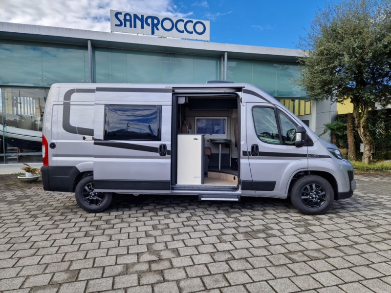Laika Kosmo 60 Camper Van - Kempingautó: 2 kép. Laika Kosmo 60 Camper Van - Kempingautó: 2 kép.
