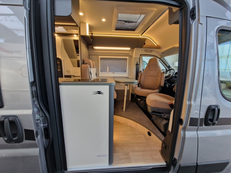 Laika Kosmo 60 Camper Van - Kempingautó: 4 kép. Laika Kosmo 60 Camper Van - Kempingautó: 4 kép.